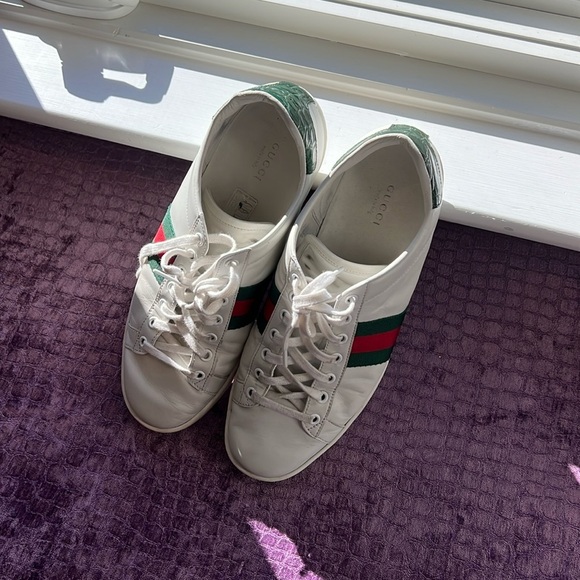 Gucci Sneaker. Previously loved and very comfortable. Iconic style. - Picture 3 of 12